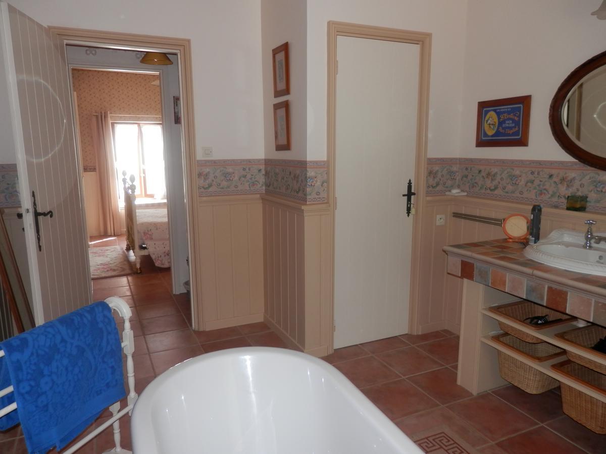 Maison De Laura Salsigne Room photo